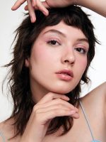 برق لب POWER BOUQUET LIP GLOSS -SUNNY SANDS شیگلم SHEGLAM - Image 3