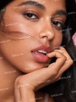 خط لب Lip Facts رنگ  Concrete Jungle (Survivor) شیگلم SHEGLAM - Image 5