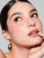 روغن لب JELLY WOW HYDRATING LIP OIL- MALI-BLUE BERRY شیگلم SHEGLAM - Image 5