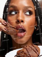 رژ لب براق مرطوب‌کننده Crystal Glaze رنگ Cocoa Cookie شیگلم SHEGLAM - Image 5