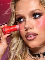 رژگونه استیکی Harley Quinn X SHEGLAM Mischief Mallet - رنگ Big Swing شیگلم SHEGLAM - Image 2