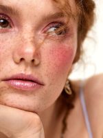 رژگونه مات سبک LIGHTWEIGHT رنگ ALICE شیگلم SHEGLAM - Image 2