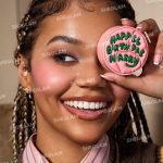 رژگونه Harry Potter™ X SHEGLAM Happee Birthdae Harry Blush رنگ  Pink شیگلم SHEGLAM - Image 4