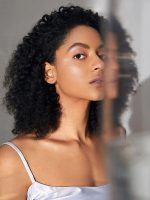 هایلایتر COSMIC CRYSTAL MOUSSE رنگ  MOONBEAM شیگلم SHEGLAM - Image 4