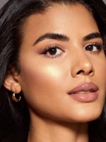 هایلایتر استیکی SNATCH 'N' GLOW رنگ TEA CAKEشیگلم SHEGLAM - Image 4