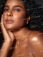 هایلایتر بدن PARTY STARTER با  ژل گلیتر رنگ FEELIN' EXTRA شیگلم SHEGLAM - Image 2