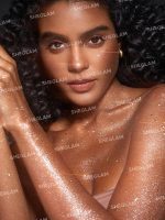 هایلایتر بدن PARTY STARTER با  ژل گلیتر رنگ ‏ICE BREAKER شیگلم SHEGLAM - Image 3