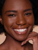 پنکک کرم پودری (پودر  پایه)  SKIN-FOCUS فول کاور - رنگ TRUFFLE شیگلم SHEGLAM - Image 6