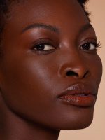 پنکک کرم پودری (پودر  پایه)  SKIN-FOCUS فول کاور - رنگ SANDALWOOD شیگلم SHEGLAM - Image 6