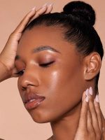 کرم پودر آبرسان SKINFINITE HYDRATING رنگ  EARTH شیگلم SHEGLAM - Image 4