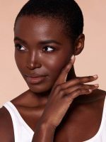 کرم پودر آبرسان SKINFINITE HYDRATING رنگ RUSSET  شیگلم SHEGLAM - Image 4