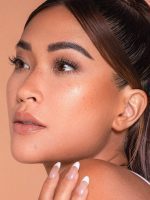 کرم پودر مخصوص پوست  رنگ HONEY شیگلم SHEGLAM COMPLEXION PRO با پوشش مات و ماندگاری طولانی‌ - Image 4