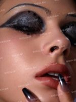 گلیتر ژل CORPSE BRIDE COLLECTION GHOSTLY  رنگ  UNDERWORLD شیگلم SHEGLAM - Image 2