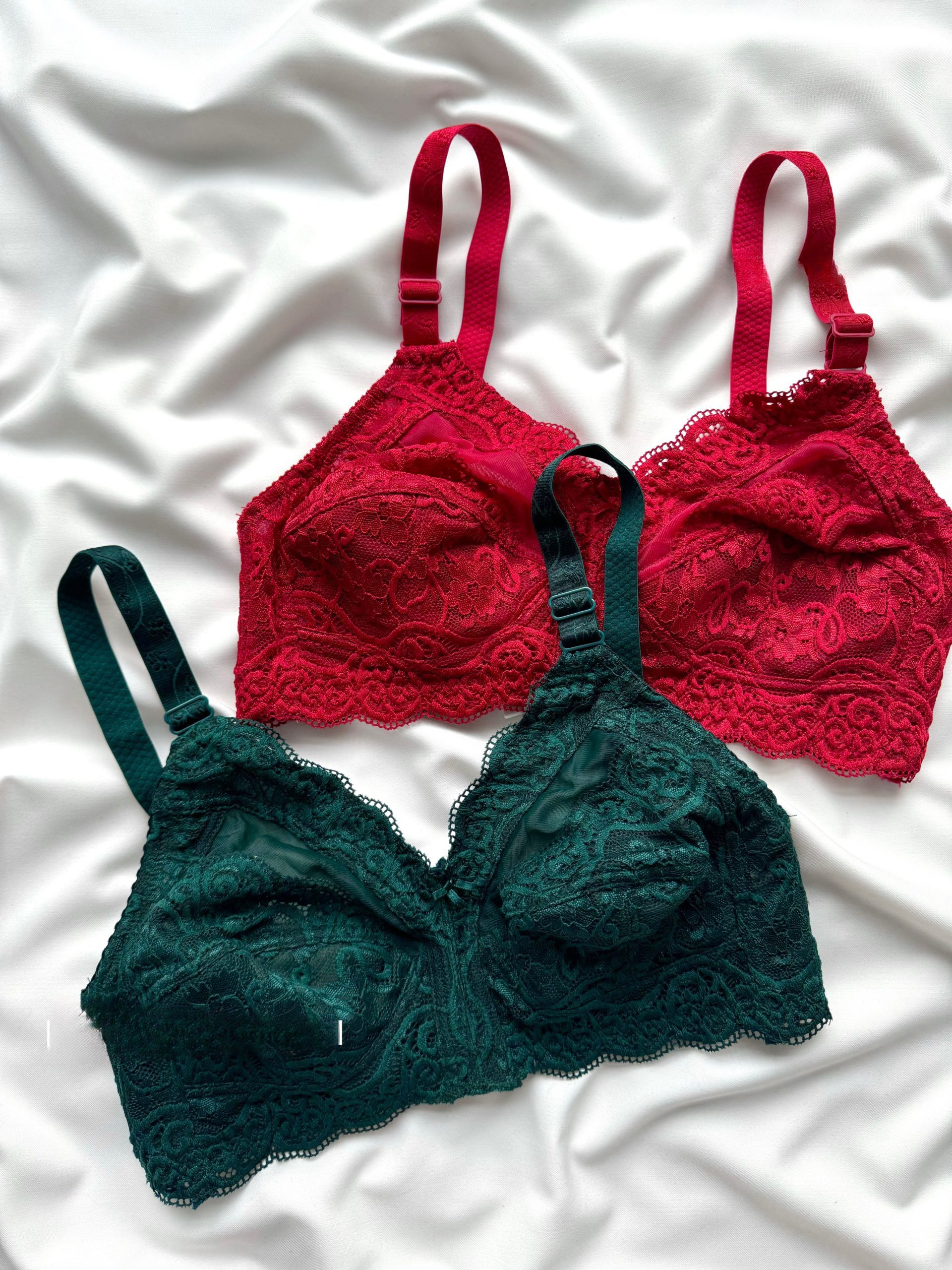 3731A795-6584-44B5-98C1-688C93B9CDB9-scaled سوتین زنانه گیپور شکوفه دانلا