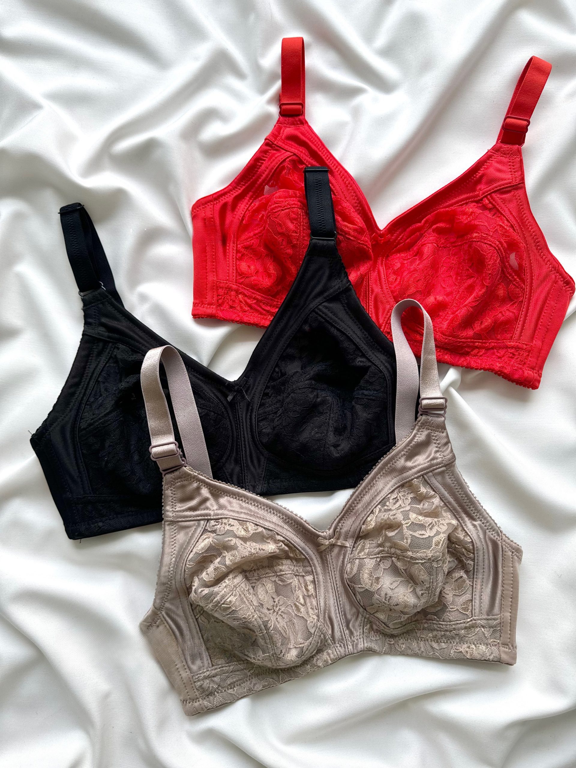 3A8BAB44-94A6-4B1B-A96C-7C4CB5789BAA-scaled سوتین زنانه روشان دانلا - Image 1