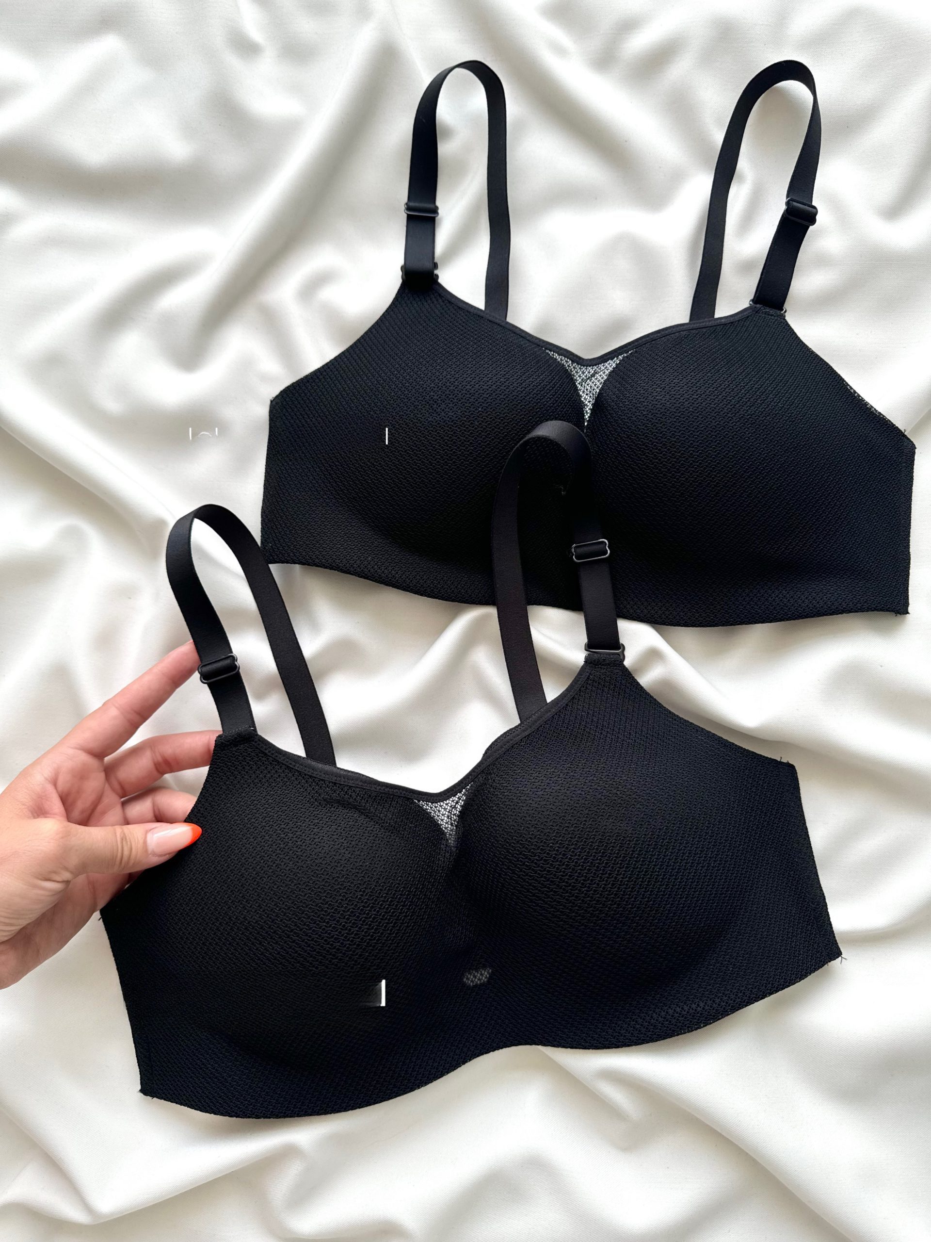 64ED5CC5-9564-45FB-938C-2B56D62B5739-scaled سوتین زنانه اسفنجی نرگس رخ دانلا