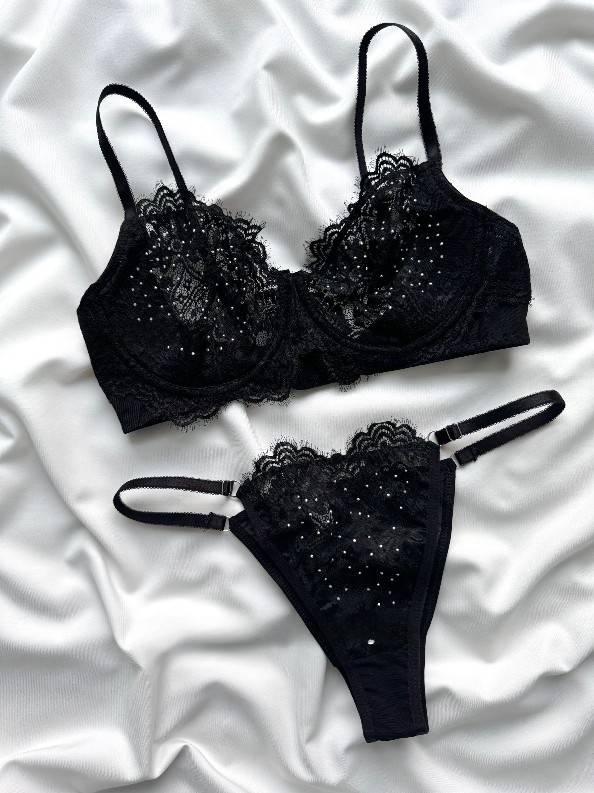 7E505649-4158-4A9E-A79A-07AF22925DD3-scaled (2) ست لباس زیر توری فنردار میسا دانلا - Image 1