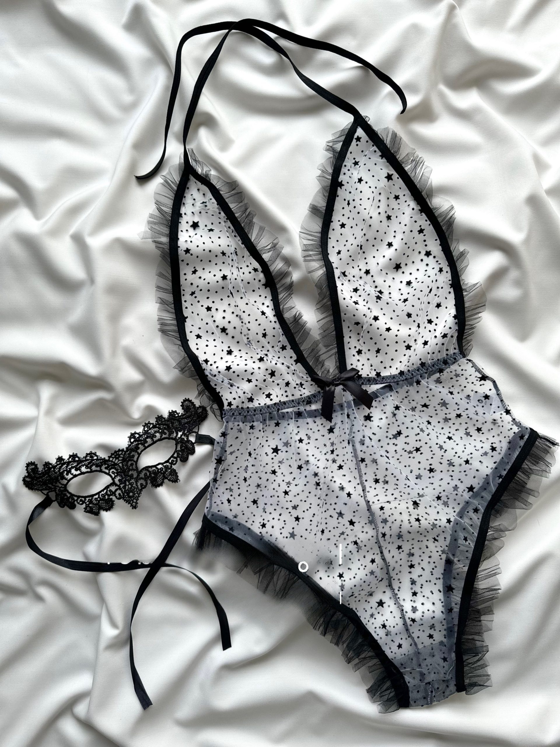 7ED33D19-9B97-44C8-AAA2-F00EBA32854B-scaled ست لباس خواب نقره ای دانلا - Image 1