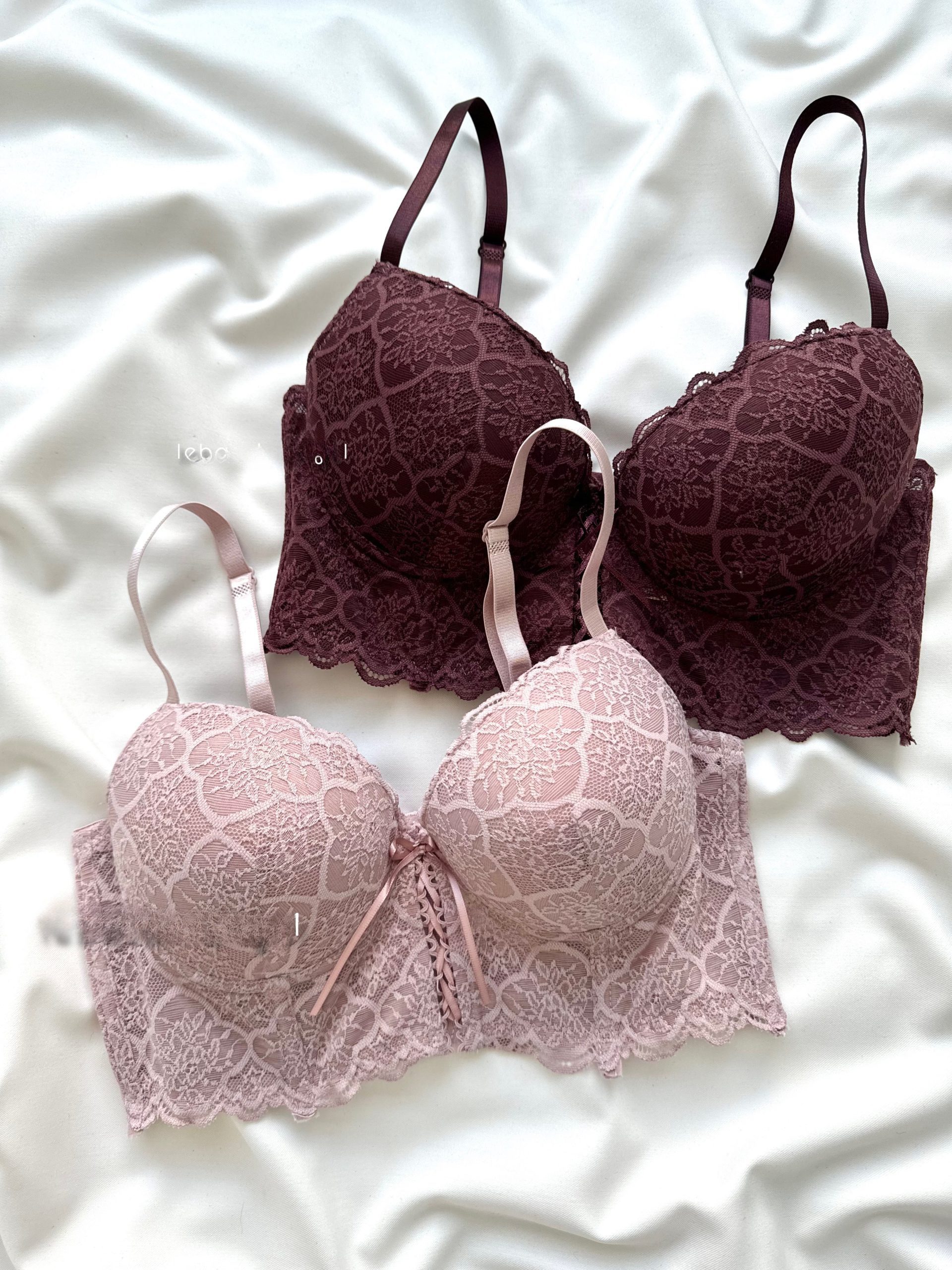 AB4D88AE-833A-4E76-B61B-22C46D466988-scaled سوتین زنانه هاله دانلا