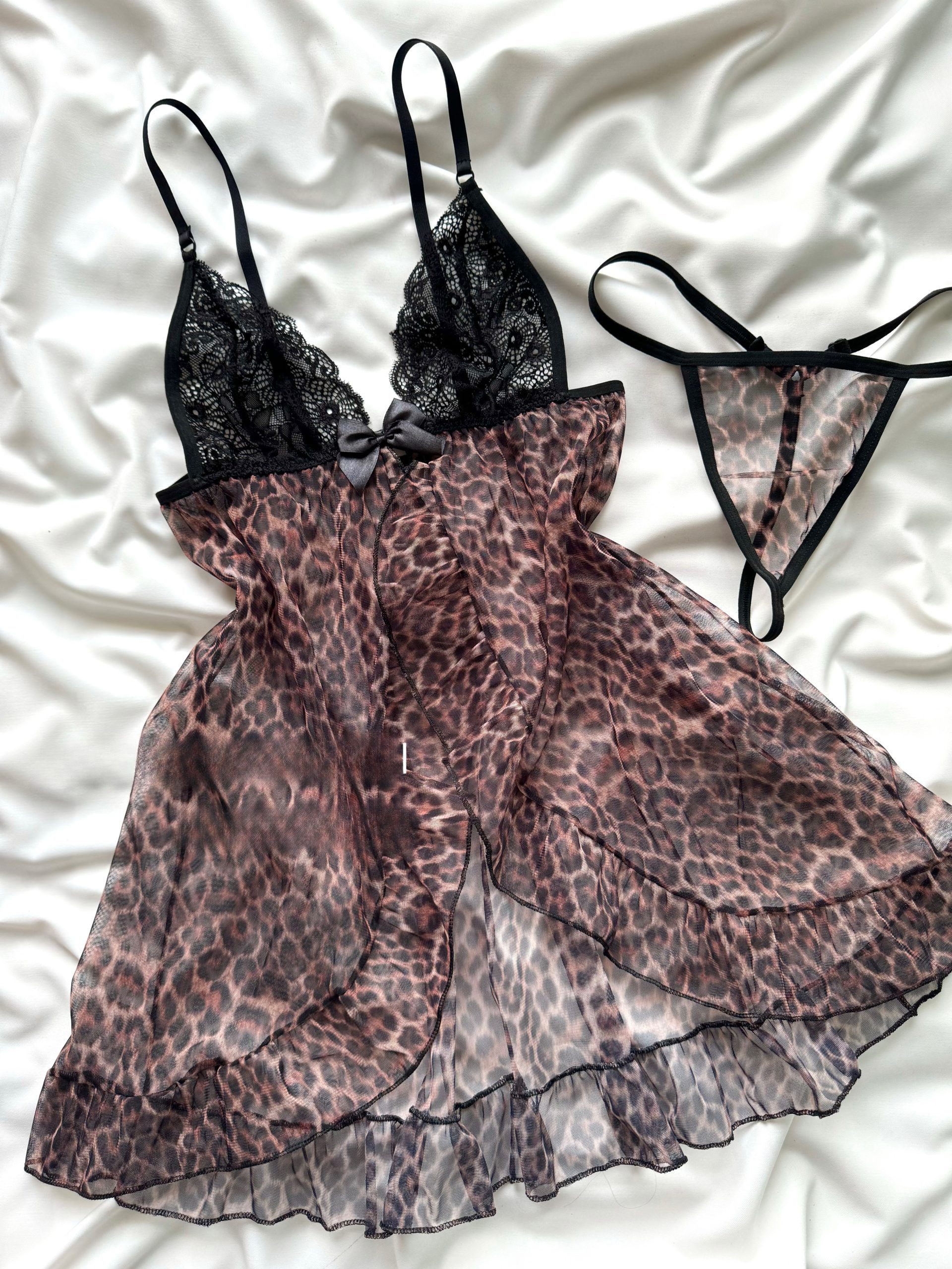 AF5F2AAC-6A68-4561-B983-BF3BB84F6955-scaled ست لباس خواب حریر پلنگی دانلا