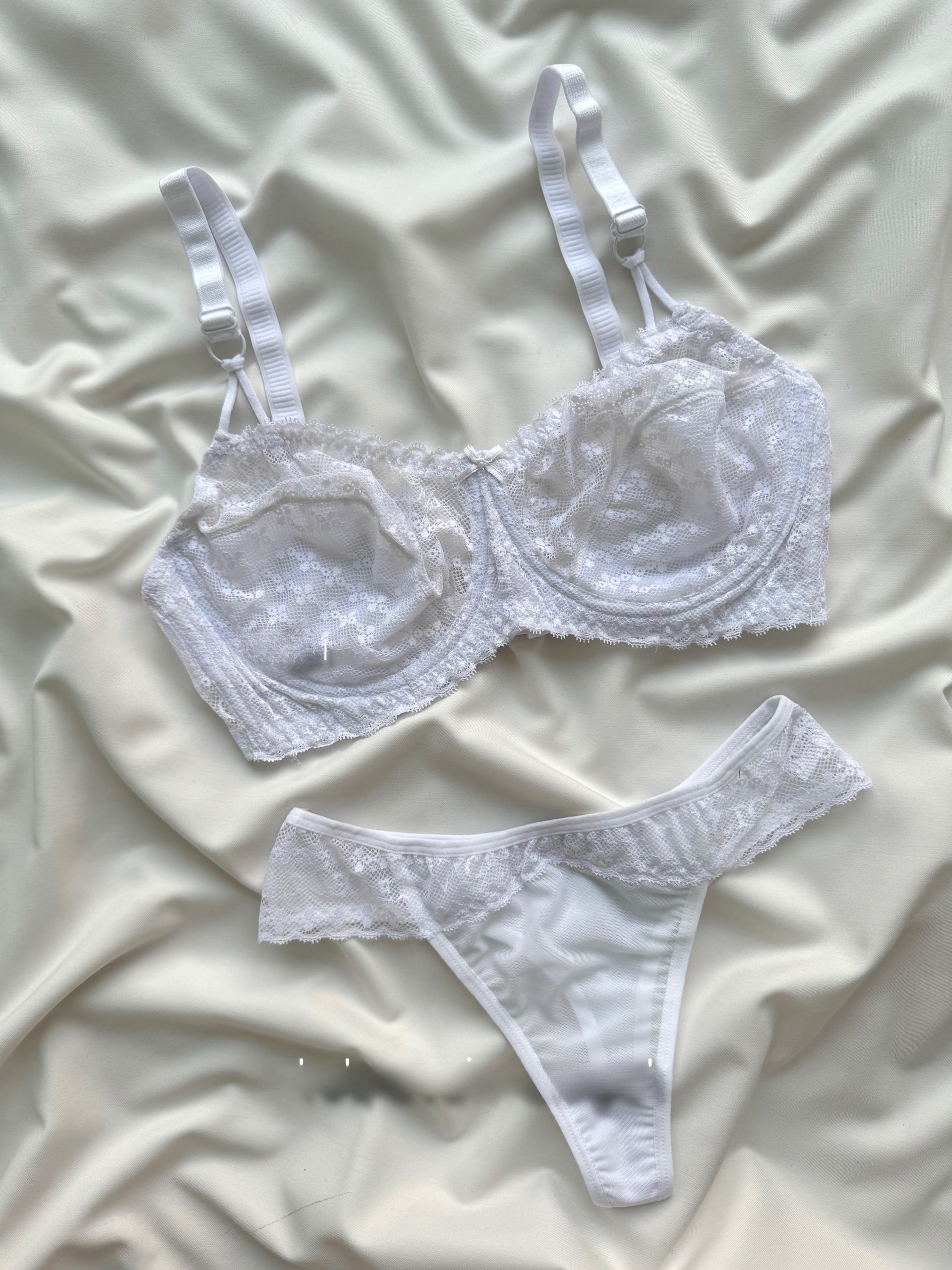 C5EAB80C-C015-42A1-A770-DBC9D72E60F6-scaled ست لباس زیر ملکه برف دانلا - Image 1