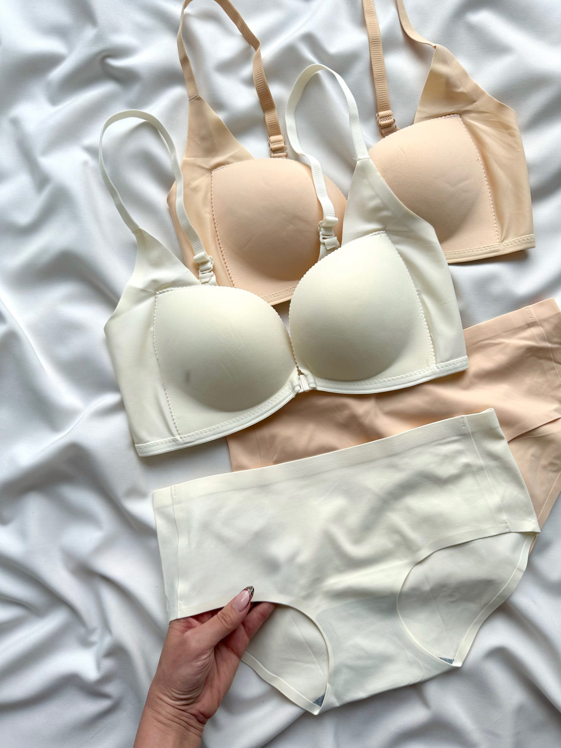 E7129942-616E-4D7C-96BC-E088C46D4050-scaled ست لباس زیر جلوباز شو دانلا - Image 1