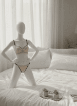 ست شورت و سوتین گیپوری فنردار پد اسفنجی دانلا