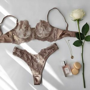 ست شورت و سوتین توری گیپوری فنردار دانلا ژینا رنگ بژ