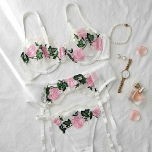 ست شورت و سوتین سه تیکه گیپوری سفید دانلا