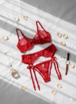 ست شورت و سوتین سه تیکه گیپوری قرمز دانلا