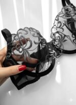 ست شورت و سوتین توری گیپوری گلدار مشکی دانلا - Image 4