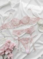 ست شورت و سوتین سه تیکه گیپوری صورتی دانلا