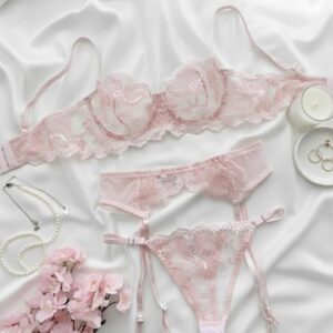 ست شورت و سوتین سه تیکه گیپوری صورتی دانلا