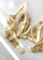 ست شورت و سوتین توری گیپوری فنردار طلایی دانلا - Image 4