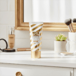 ژل کرم ضد آفتاب روشن کننده فاقد چربی spf50 40 میل ساین اسکین