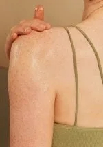 ژل تسکین دهنده صورت و بدن چند منظوره آلوئه ورا بادی شاپ The Body Shop - Image 3