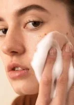 پاک کننده کف کننده پوست درخت چای بادی شاپ The Body Shop