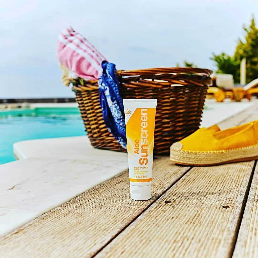 کرم آلوئه ضد آفتاب فوراورلیوینگ Aloe Sunscreen Forever living 1 123259669 1231084467257738 4569366224862113857 n 1