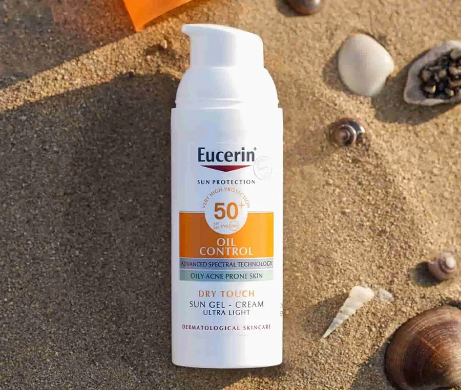ضد آفتاب اوسرین پوست چرب Eucerin 1 Eucerin OilControl Sunscreen a a min