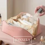 کیف لوازم آرایشی مسافرتی ضد آب شیک مدل Pillow دانلا (رنگبندی متنوع) - Image 4