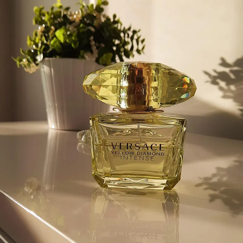 عطر ورساچه یلو دیاموند اینتنس VERSACE YELLOW DIAMOND INTENSE 1 VERSACE Yellow Diamond Intense 2 copy