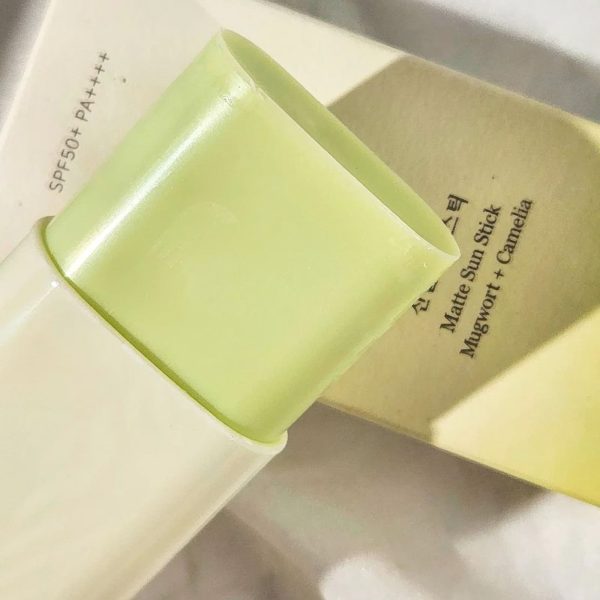 PRUDUCT 1 Matte Sun Stick MugwortCamelia SPF 50 PA