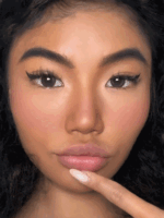 رژ لب براق مرطوب‌کننده Crystal Glaze رنگ Cocoa Cookie شیگلم SHEGLAM - Image 3