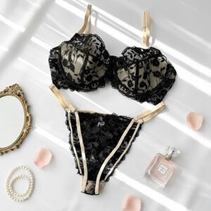 ست شورت و سوتین گیپوری فنردار پد اسفنجی دانلا