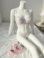 ست شورت و سوتین گیپوری فنردار ژینا رنگ یاسی - Image 2