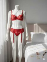 ست شورت و سوتین سه تیکه گیپوری قرمز دانلا - Image 2